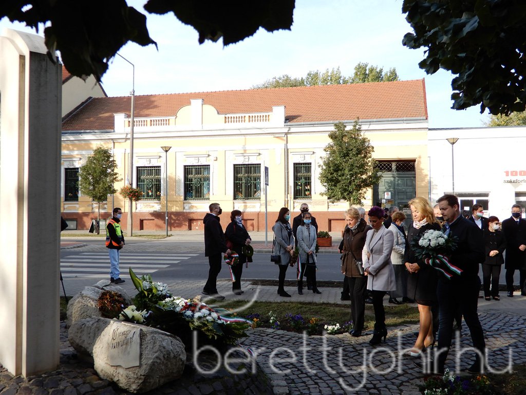 Az '56-os forradalomra emlékeztünk 28